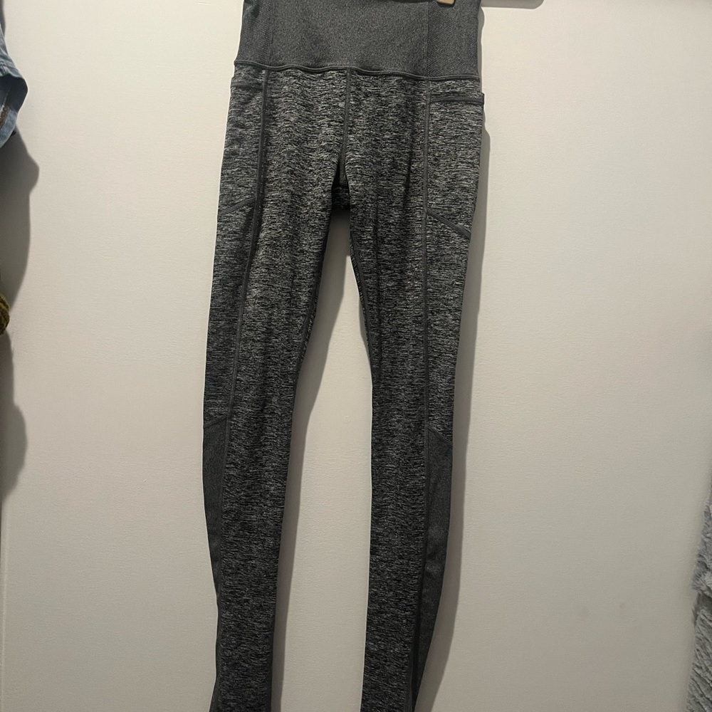 Athleta Black and White Exhale Tights
